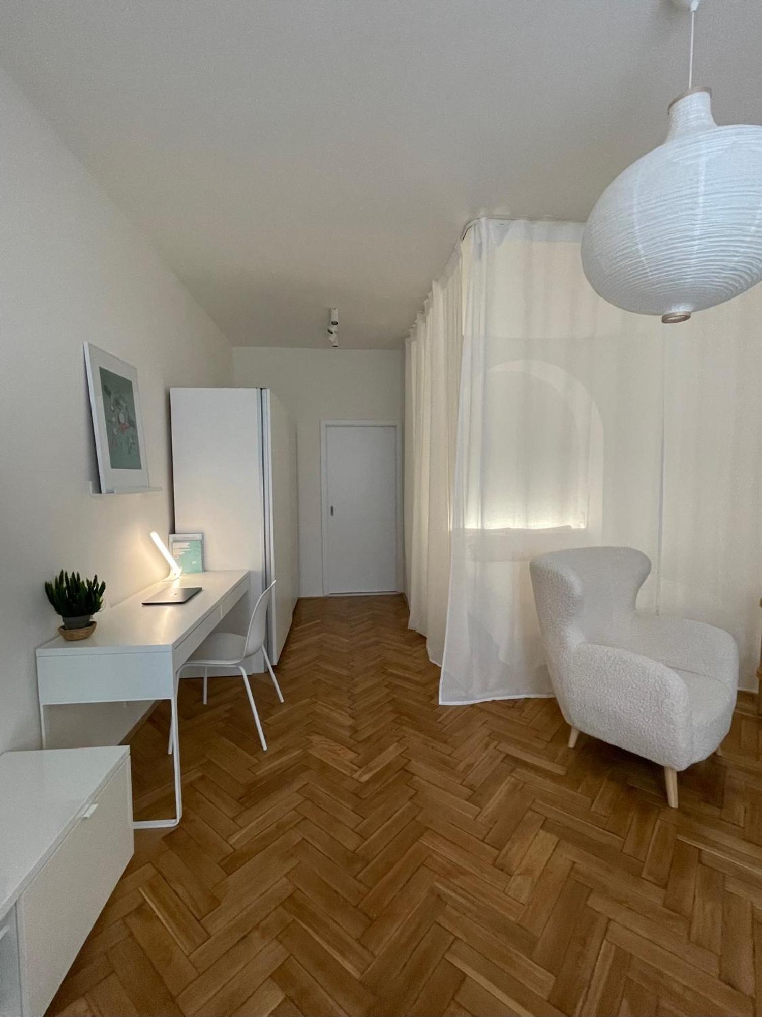 Urban Retreat I Modern Boho Apartments In Lovely Letna District - 10 Minutes From Old Town براغ المظهر الخارجي الصورة