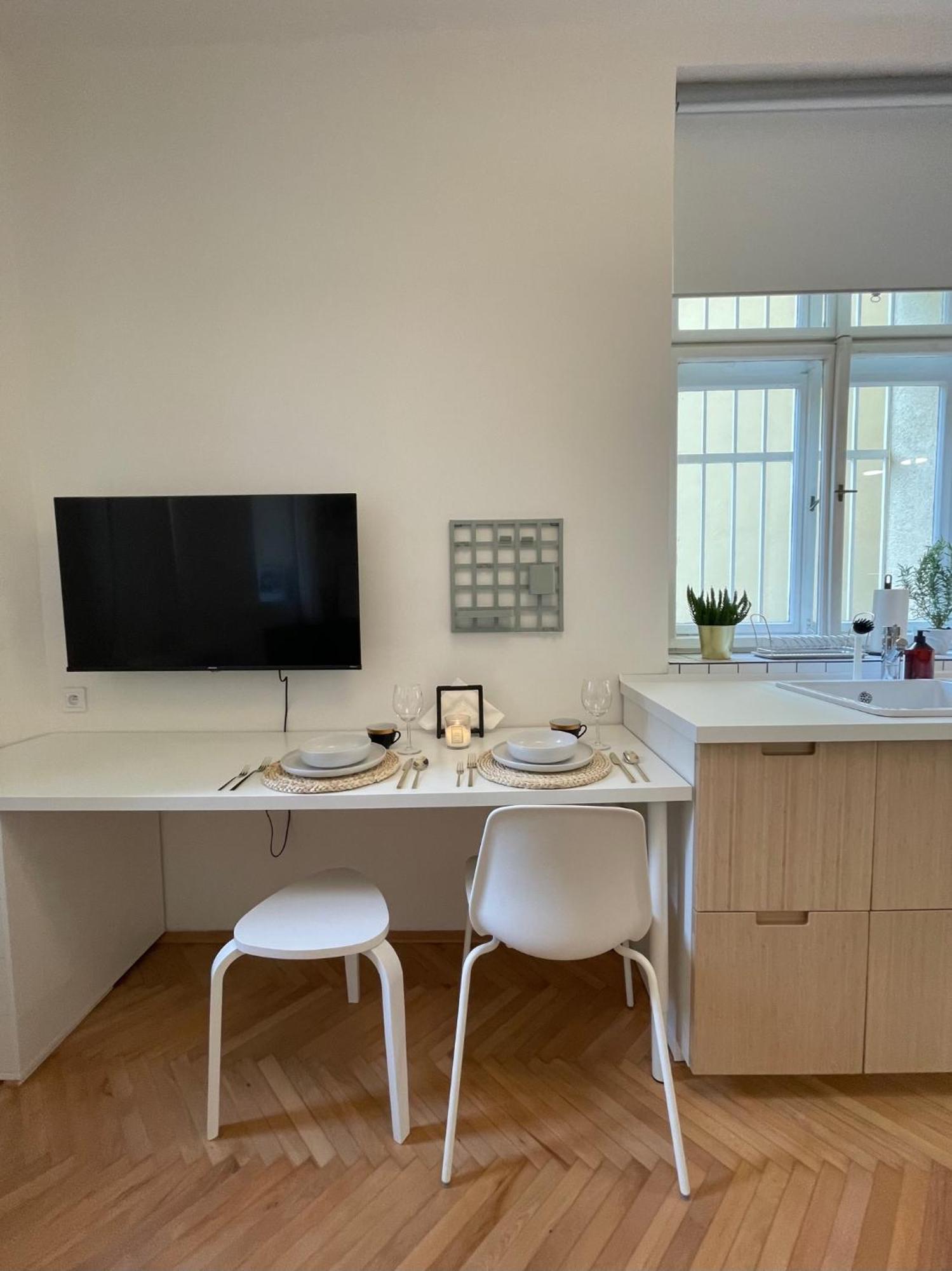 Urban Retreat I Modern Boho Apartments In Lovely Letna District - 10 Minutes From Old Town براغ المظهر الخارجي الصورة