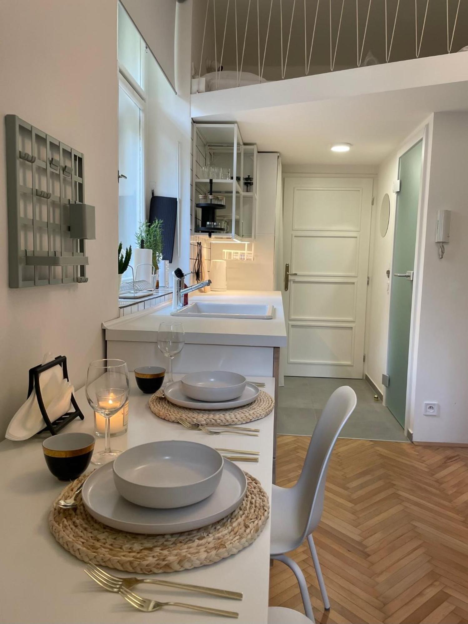 Urban Retreat I Modern Boho Apartments In Lovely Letna District - 10 Minutes From Old Town براغ المظهر الخارجي الصورة