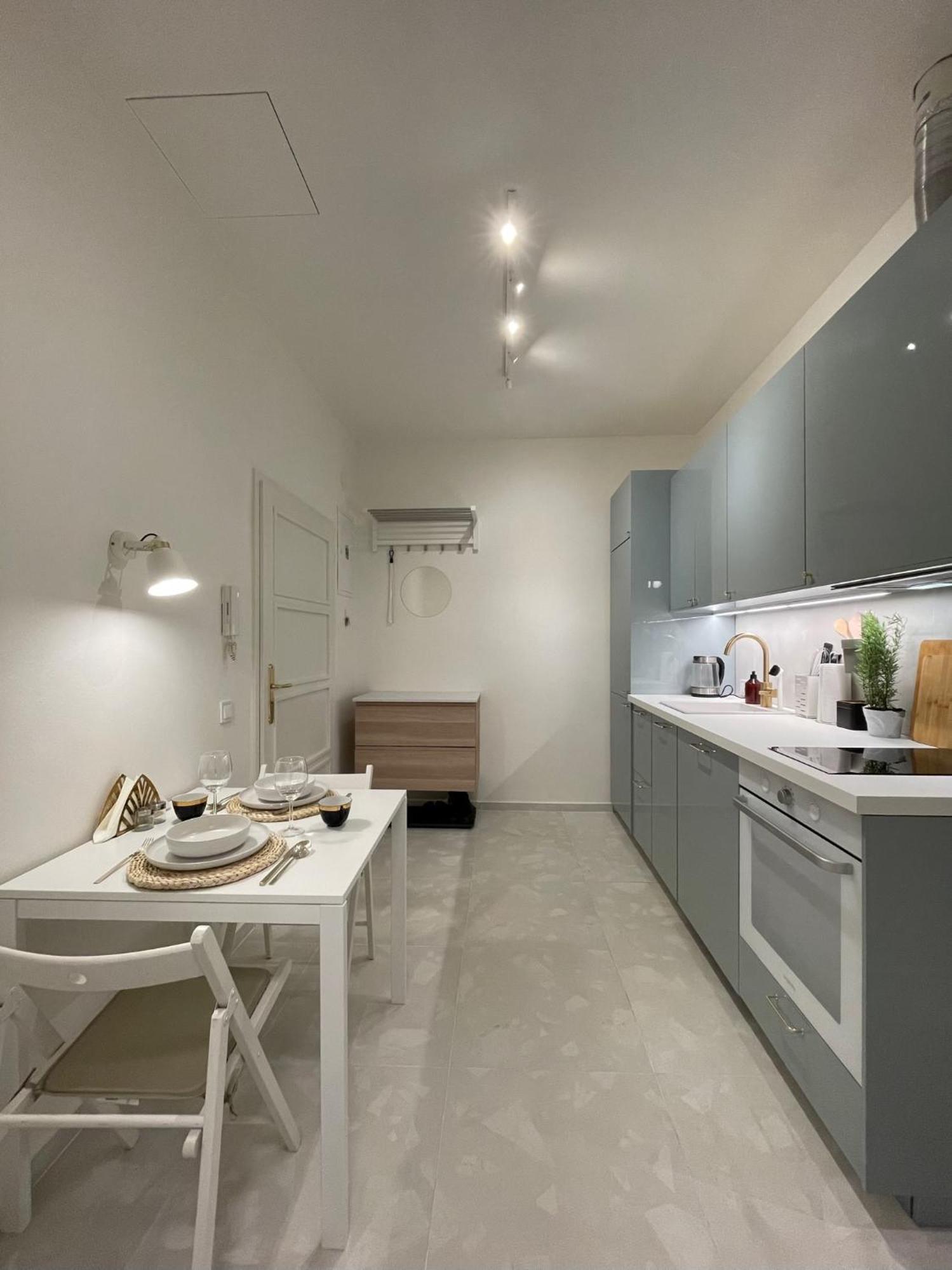 Urban Retreat I Modern Boho Apartments In Lovely Letna District - 10 Minutes From Old Town براغ المظهر الخارجي الصورة